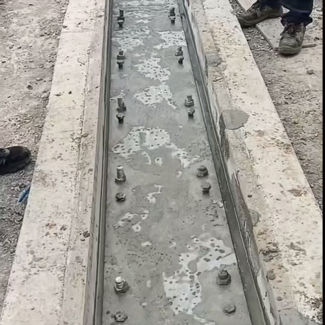 漳州港口码头起重机龙门吊重型机械设备稳固用早强快凝轨道胶泥